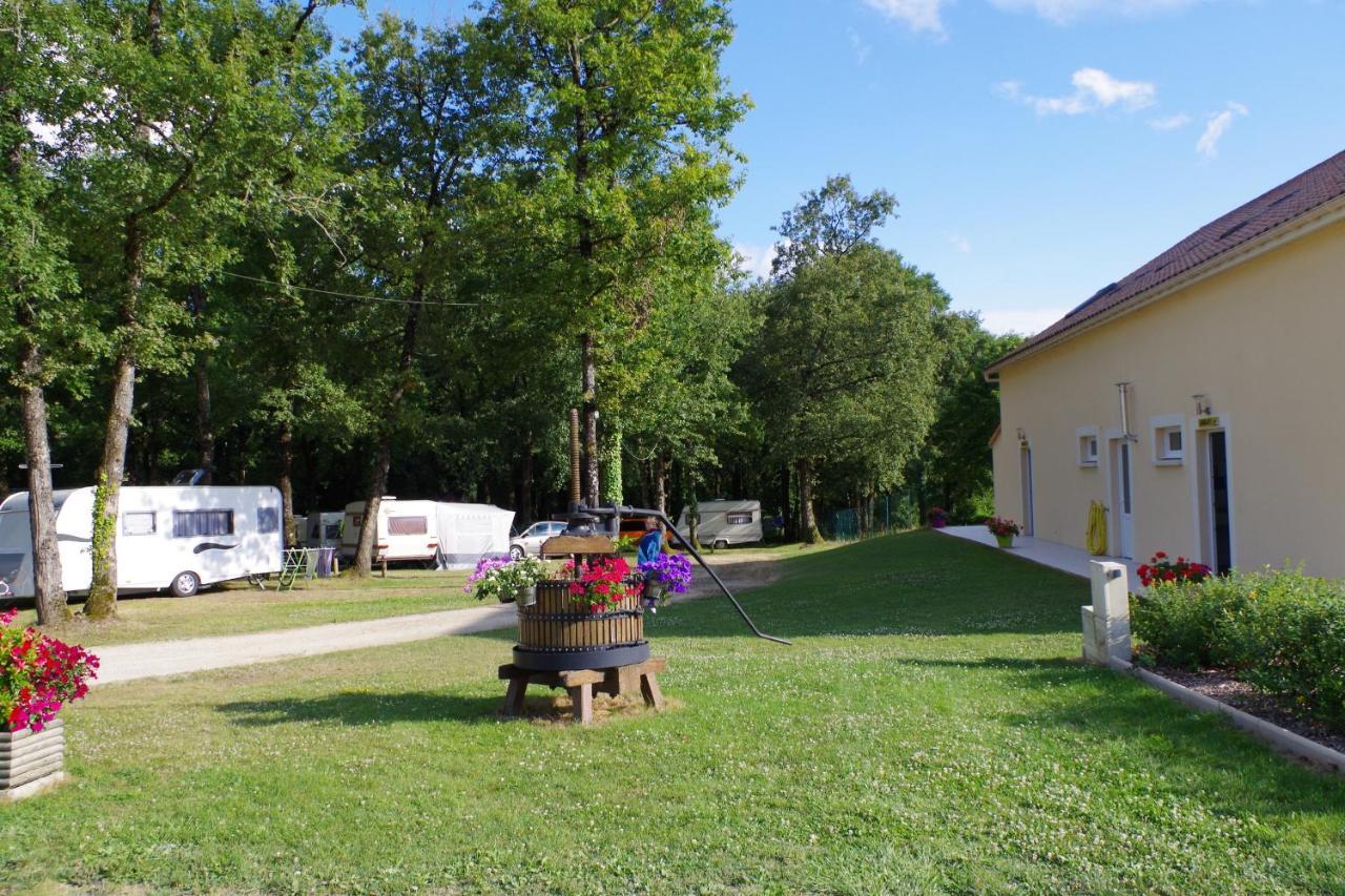 Camping Les Petites Minaudieres Coussay-les-Bois Exterior foto