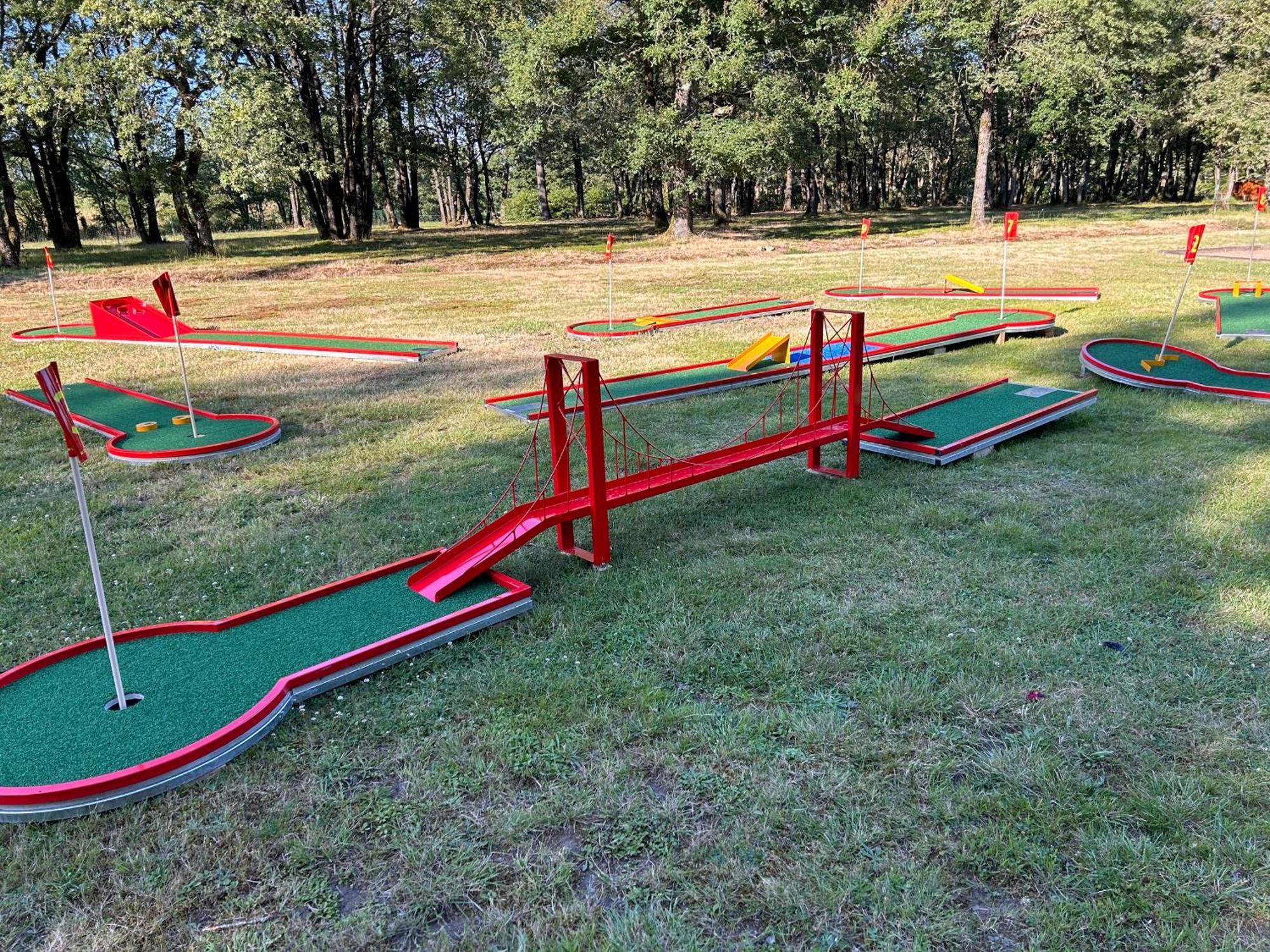 Camping Les Petites Minaudieres Coussay-les-Bois Exterior foto