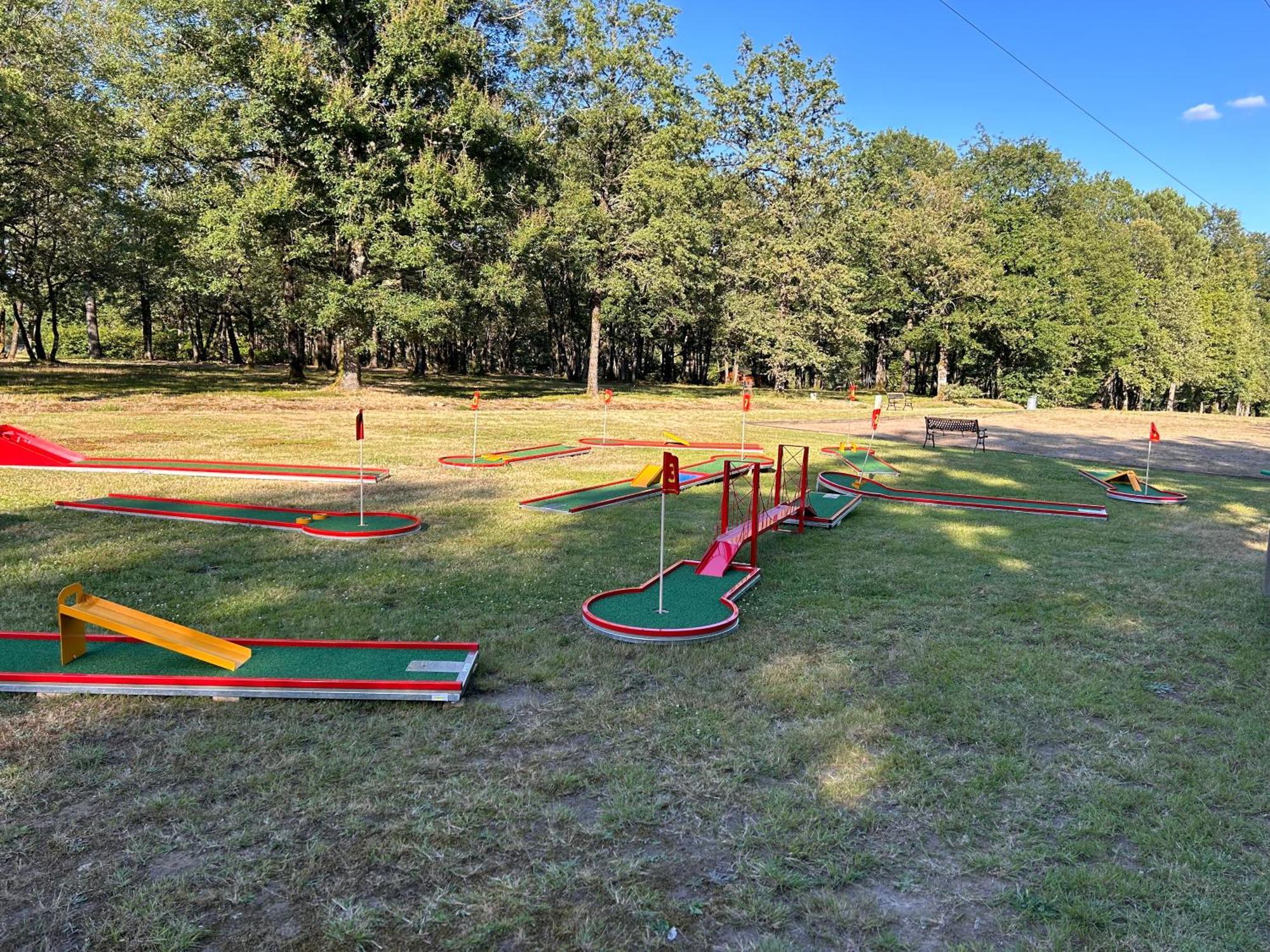 Camping Les Petites Minaudieres Coussay-les-Bois Exterior foto