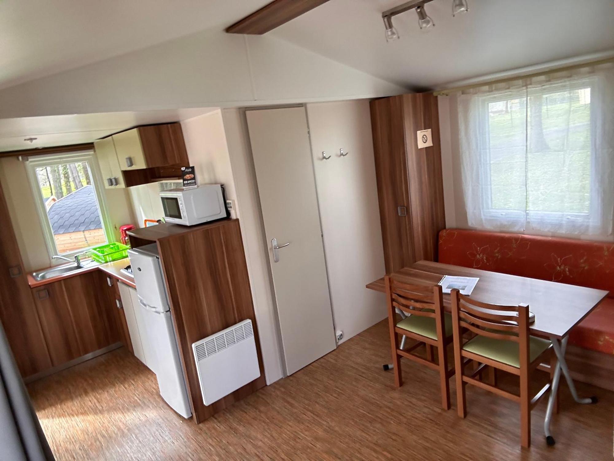 Camping Les Petites Minaudieres Coussay-les-Bois Habitación foto