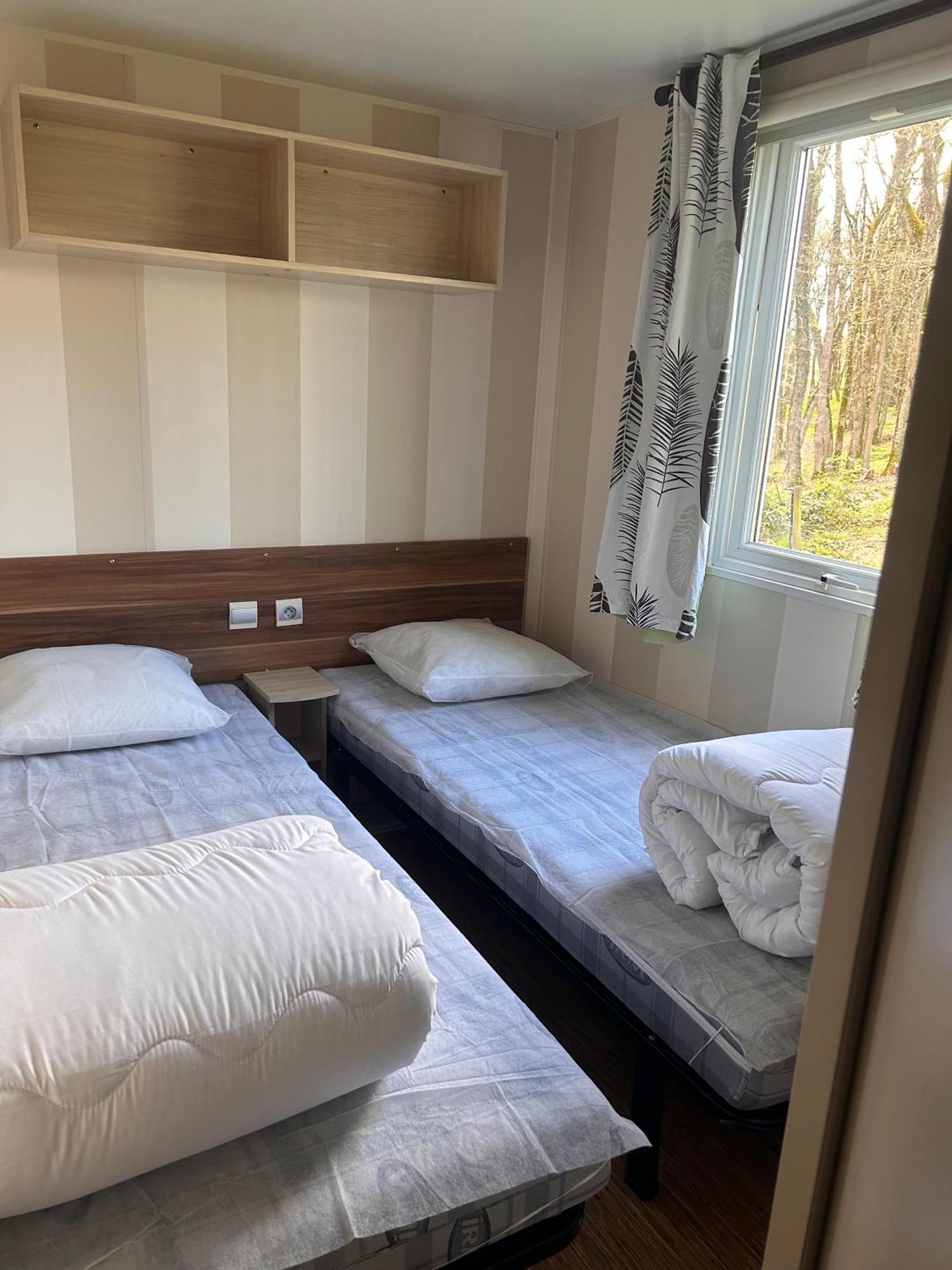 Camping Les Petites Minaudieres Coussay-les-Bois Habitación foto